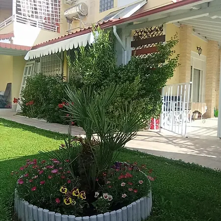 Hébergement de vacances райский уголок *